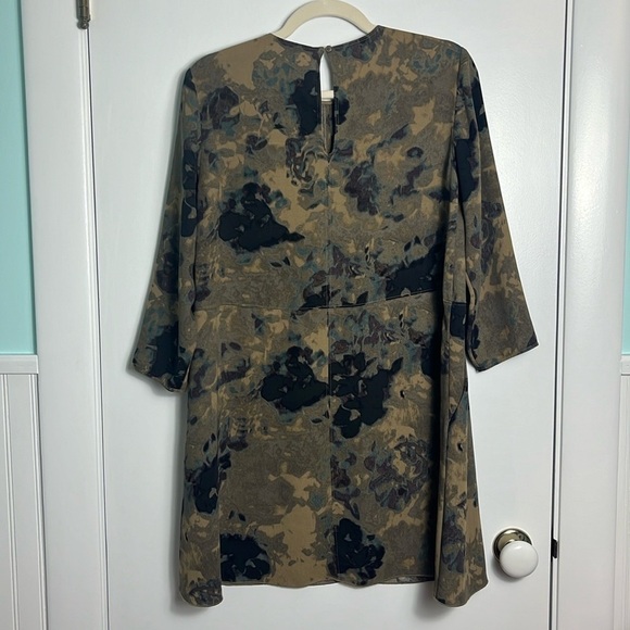 Aritzia Wilfred Myosotis Abstract Floral Minimalist Lagenlook Shift Dress - Picture 9 of 15